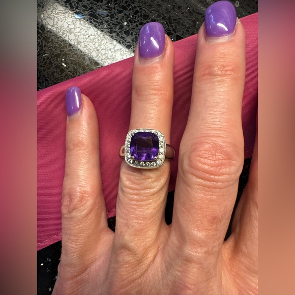 STUNNING Amethyst / Diamond Ring w/14k gold
( original receipt included ) - Picture 2 of 14